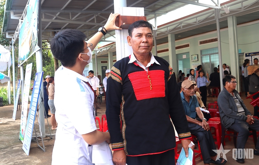 Quy định về y tế và dân số trong chiến lược công tác dân tộc